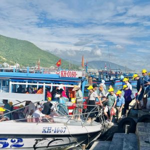 Các tour du lịch biển, đảo của Nha Trang luôn hấp dẫn khách du lịch.